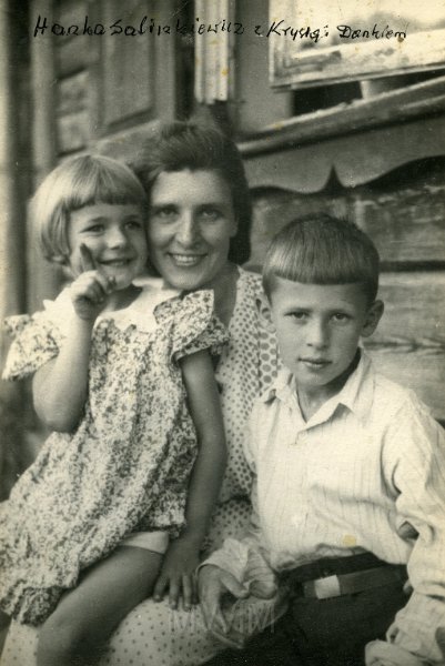 KKE 4948.jpg - Fot. Portret. Hanna Stankiewicz z dziećmi Krystyną i Dankiem, lata 40-te XX wieku
